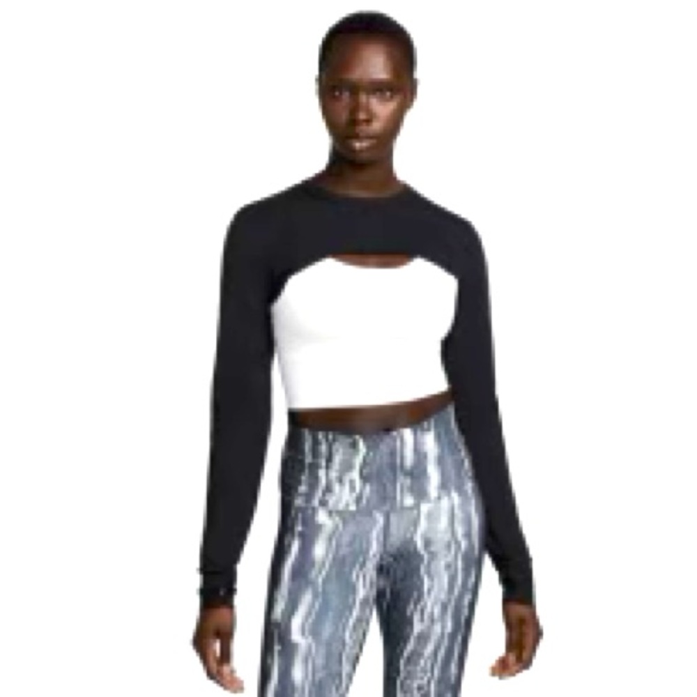 Nike Yoga Crop Top Size Medium (Black)